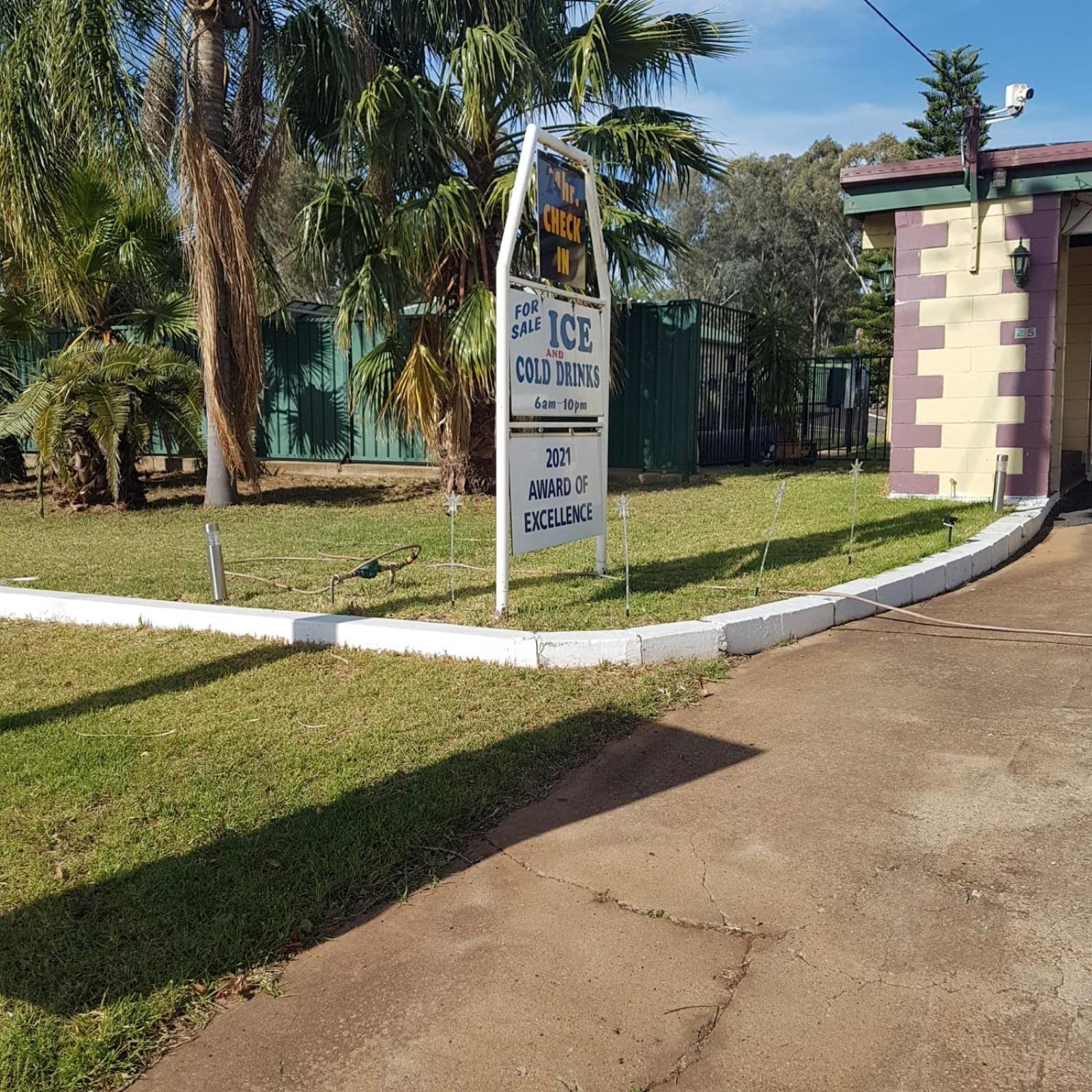 Golden Peak Motel Peakhill Peak Hill Exterior foto